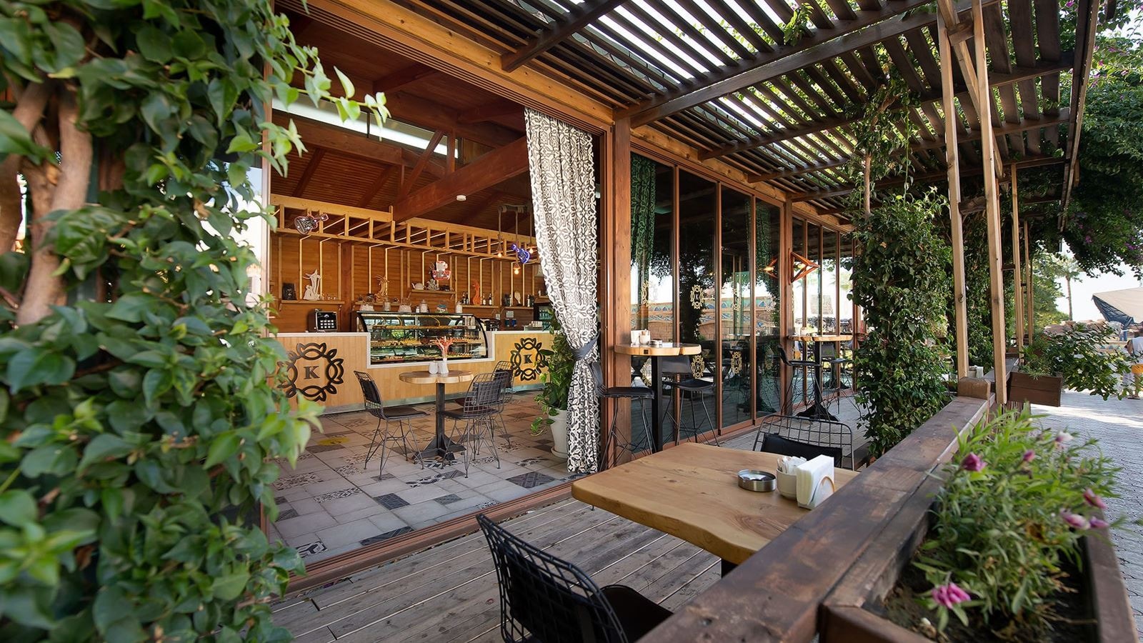 bars-cafe-house