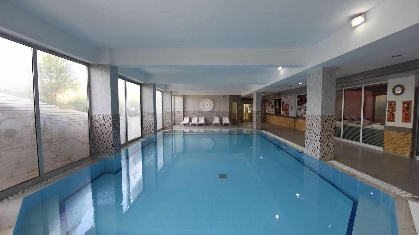 pools-indoor-pool