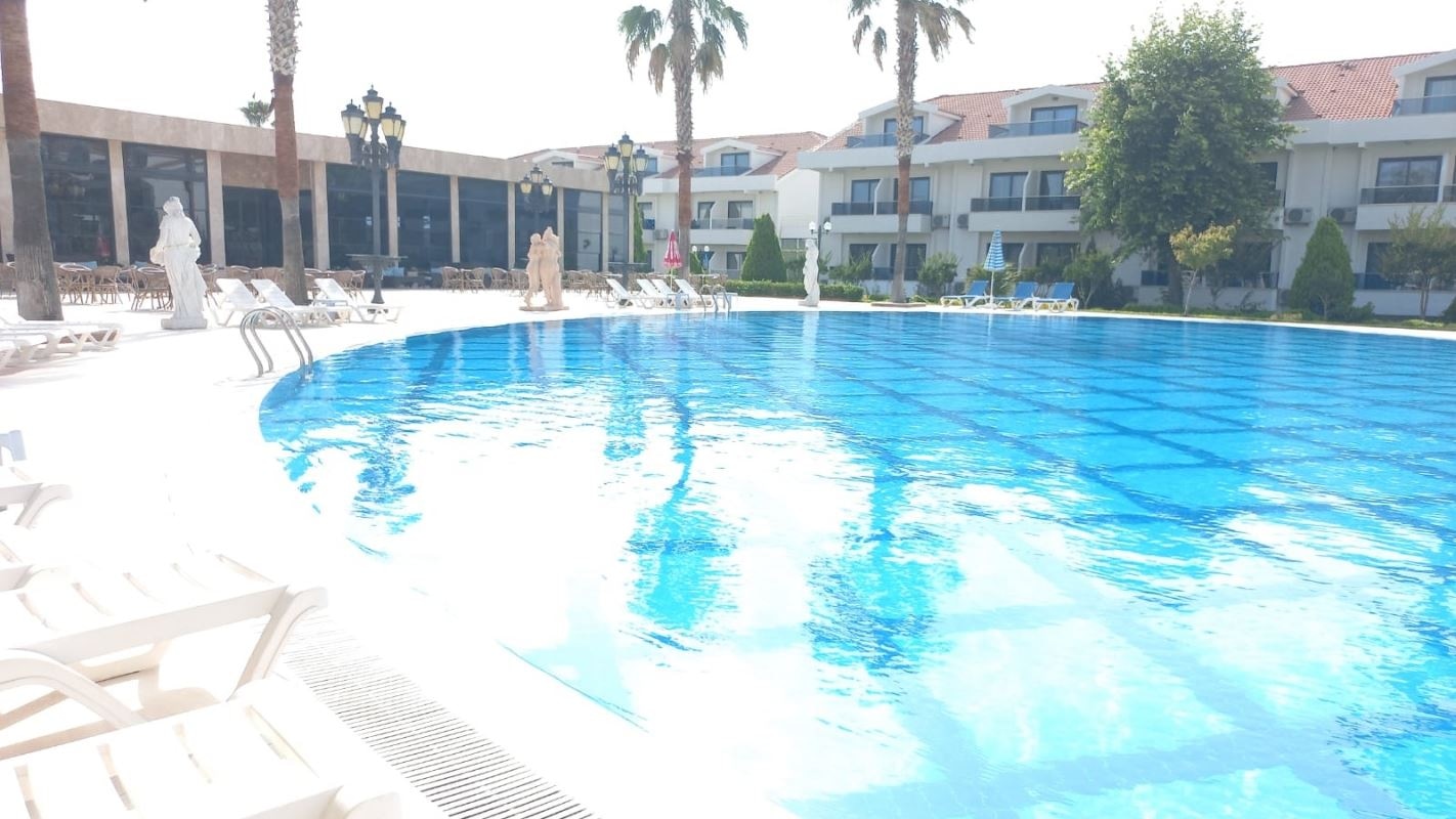 pools-outdoor-pool