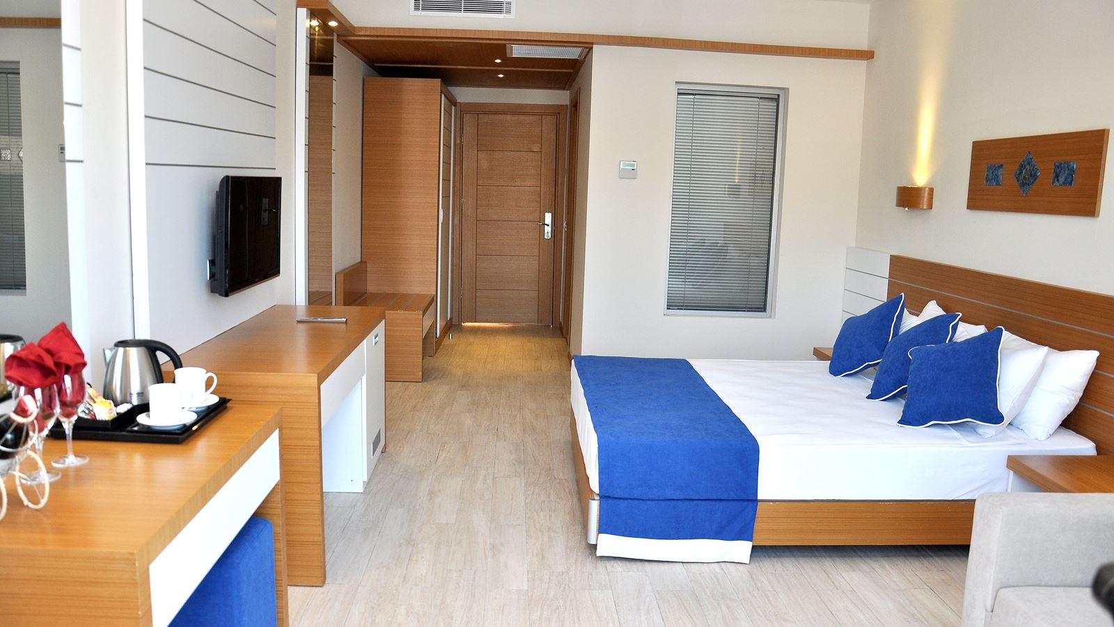 rooms-hotel-room