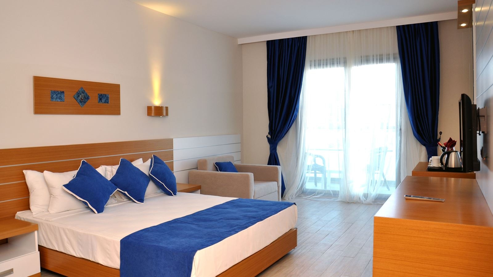 rooms-hotel-room