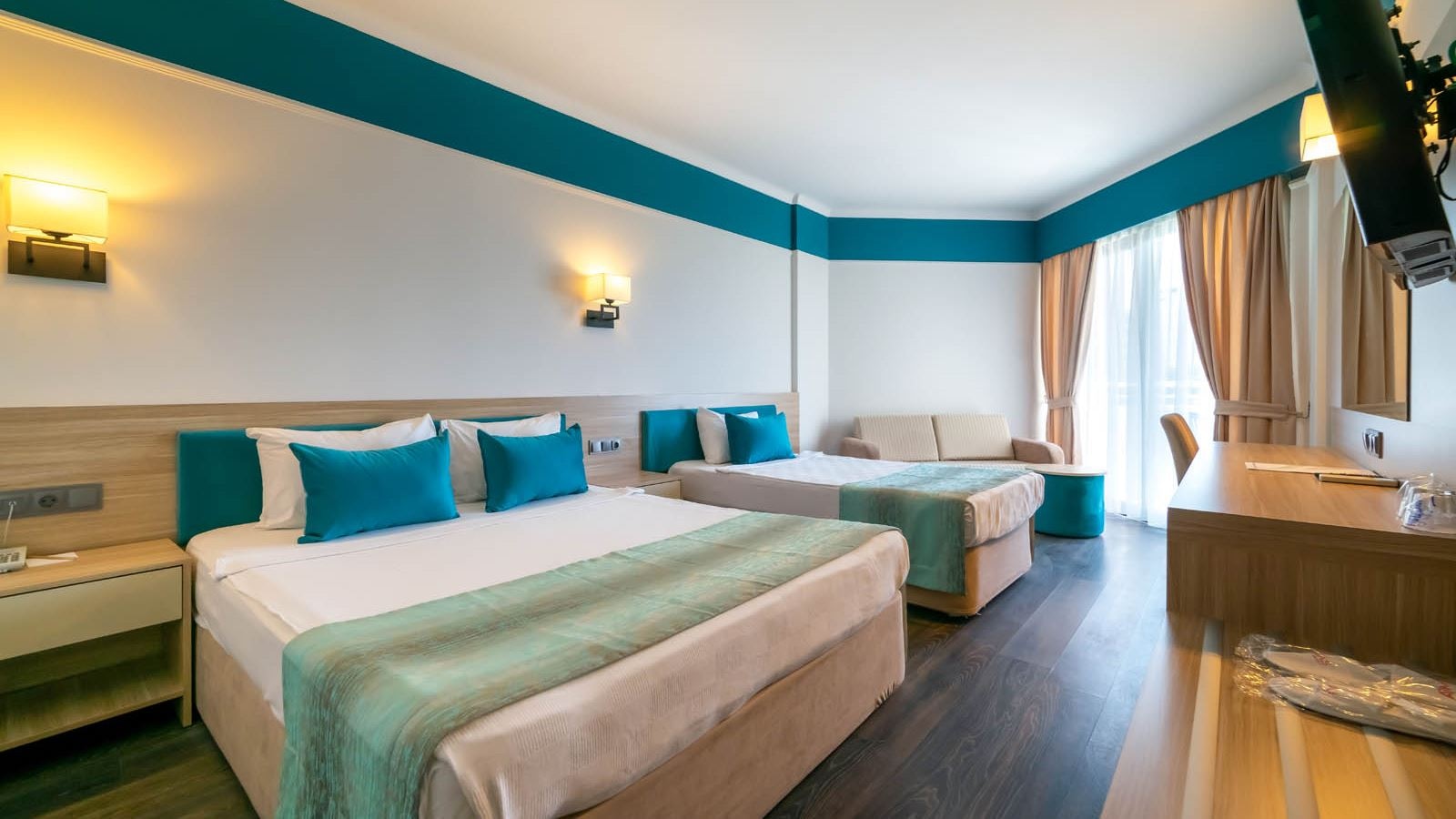 rooms-hotel-room-land-view