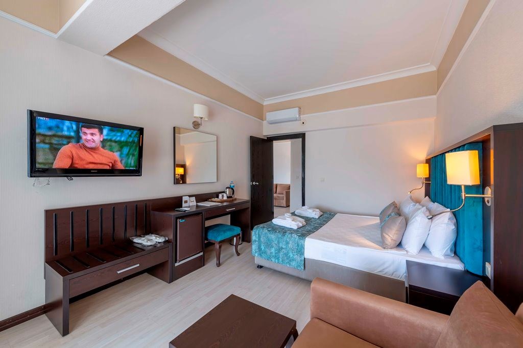 rooms-family-room