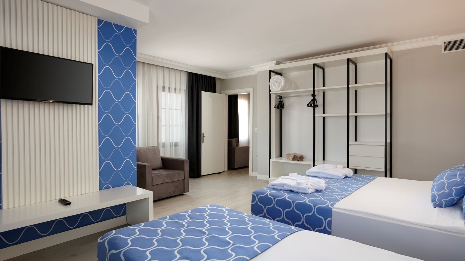 rooms-family-room