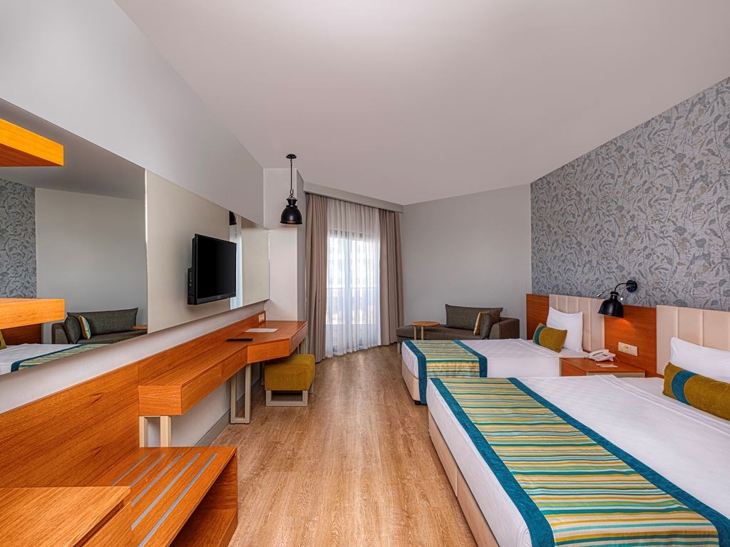 rooms-standard-room-side-sea-view