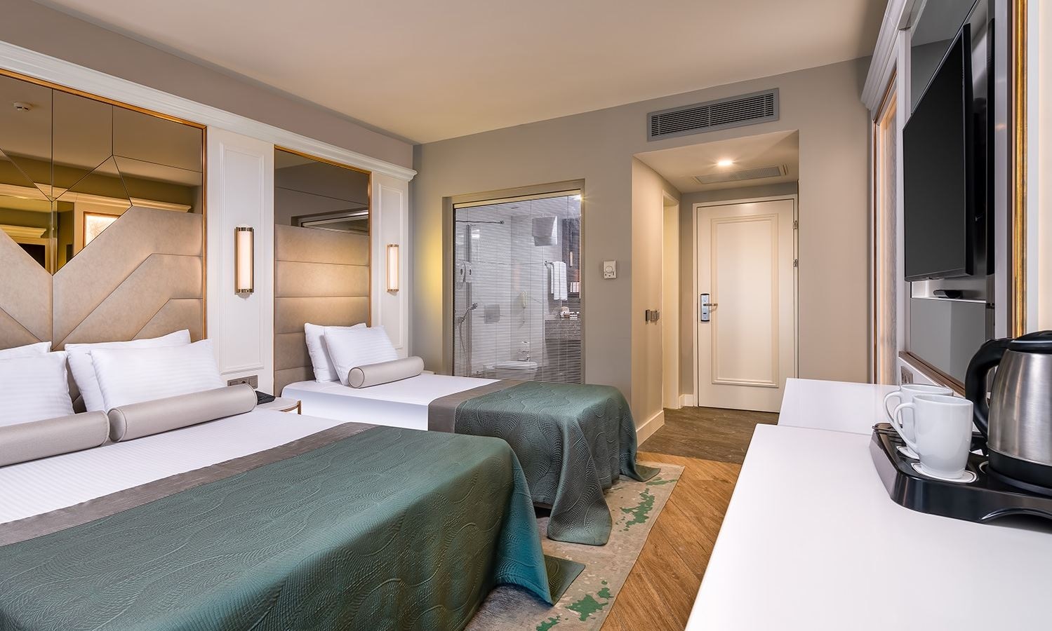 rooms-deluxe-room-land-view