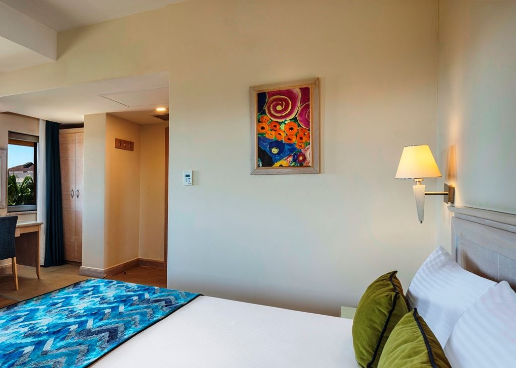 rooms-single-standart-room