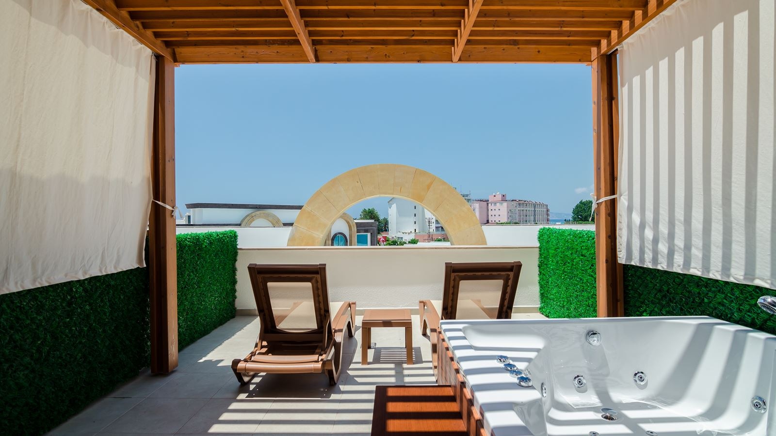 rooms-deluxe-room
