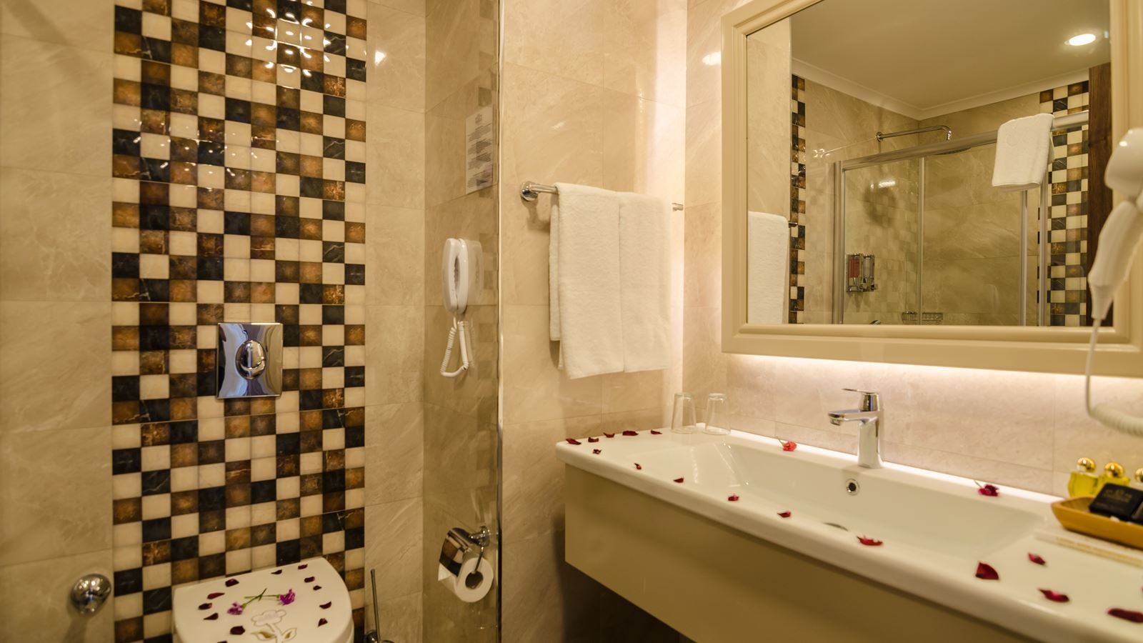 rooms-deluxe-room