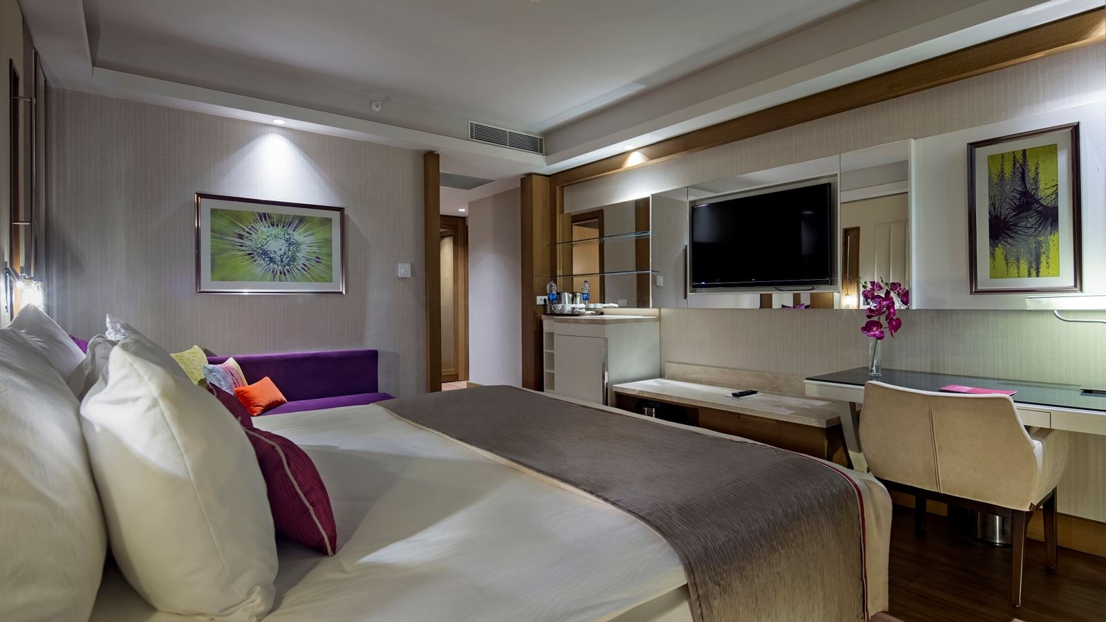 rooms-family-suite-land-view