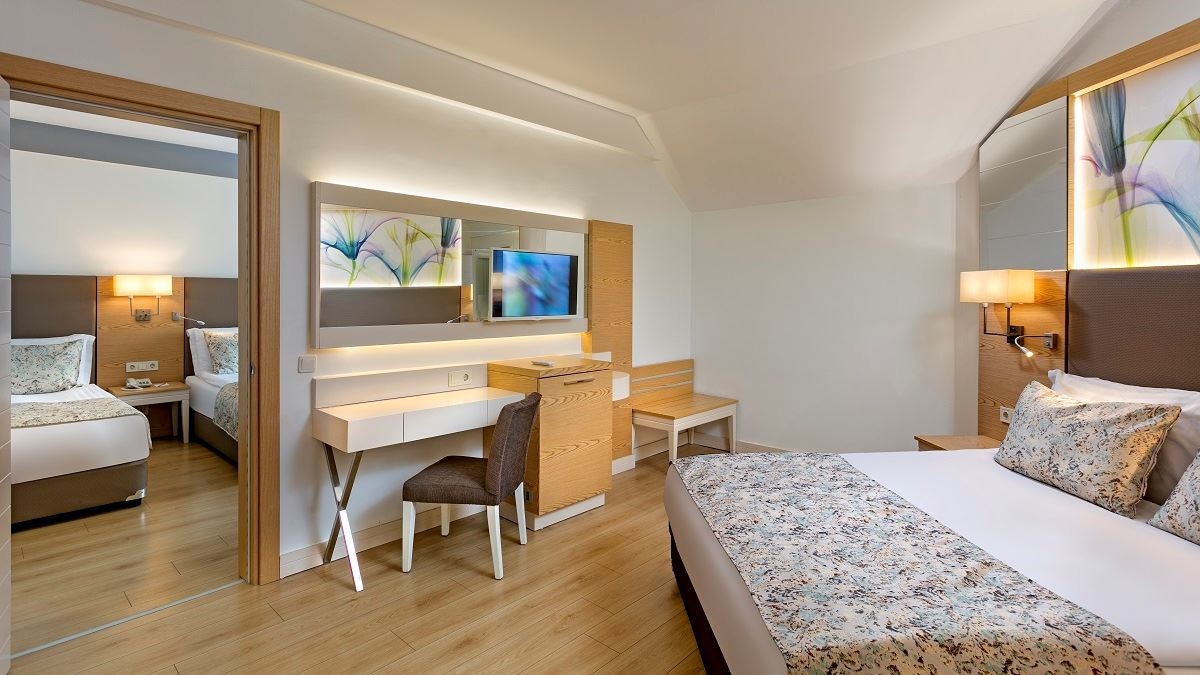 rooms-family-room