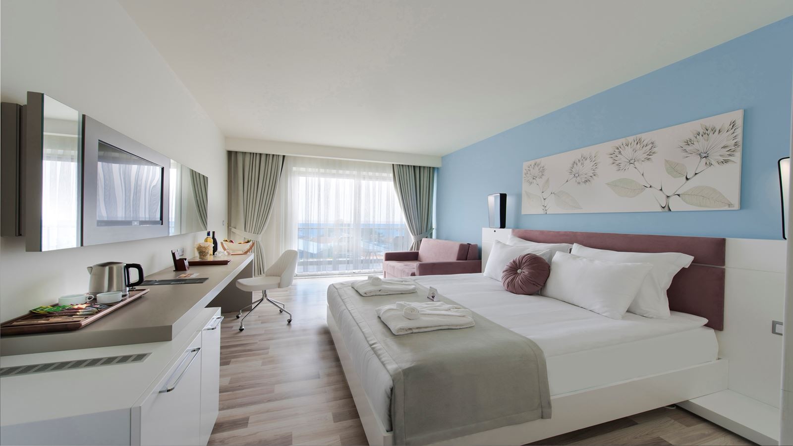 rooms-deluxe-room-land-view