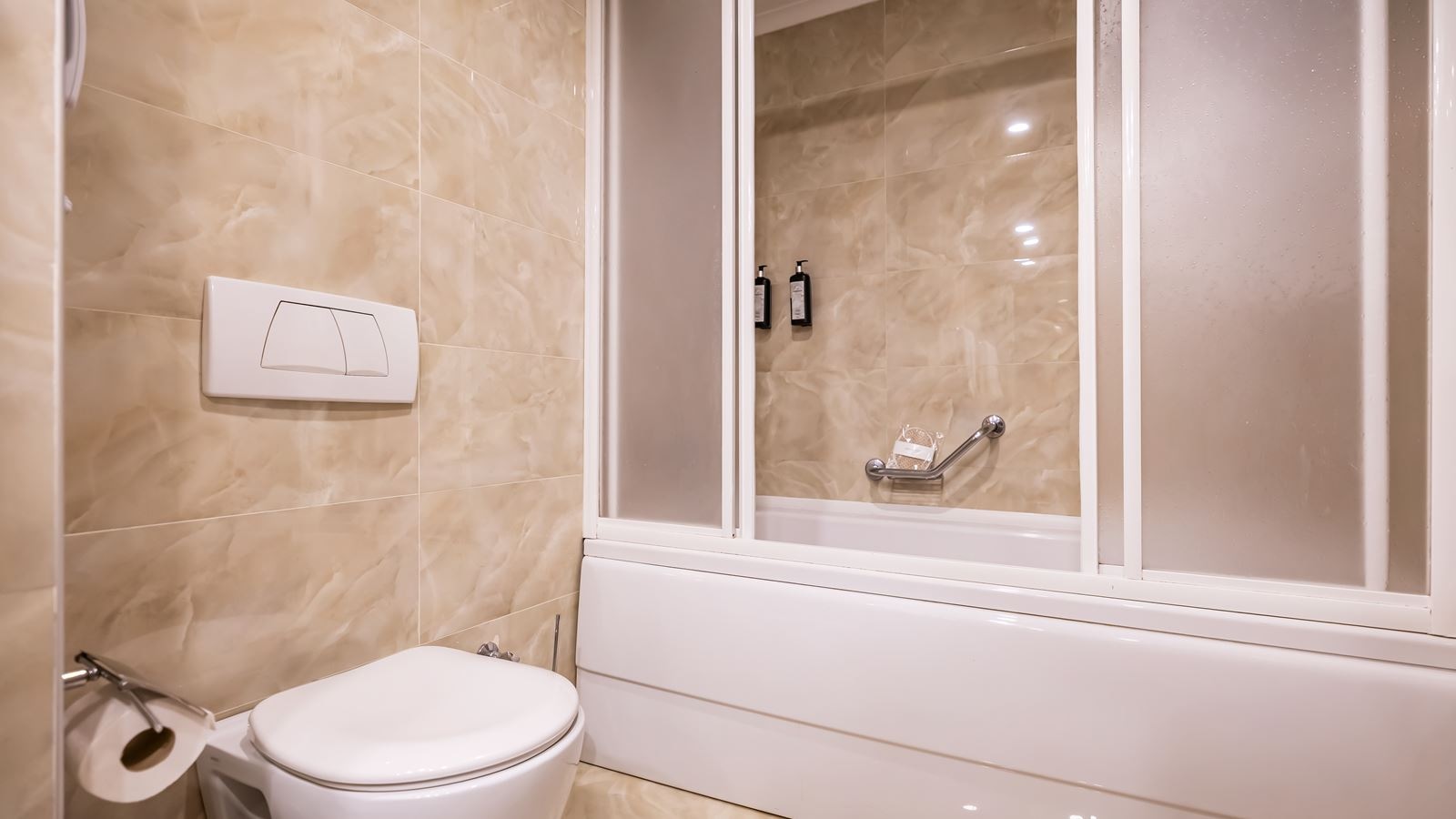 rooms-superior-room