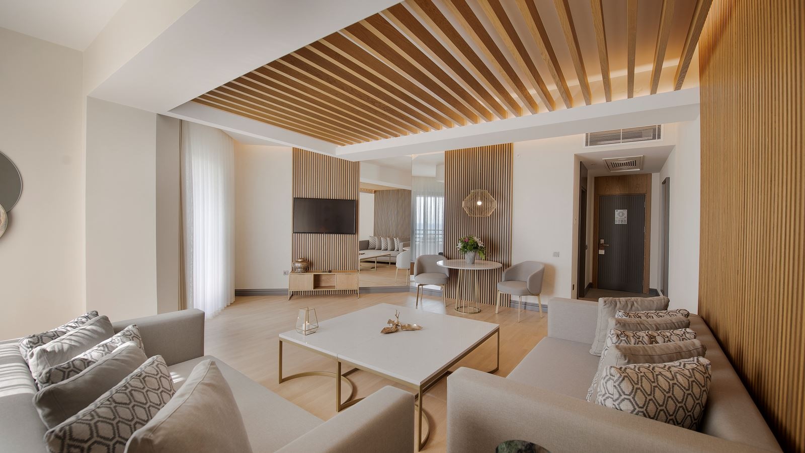 rooms-suite-room