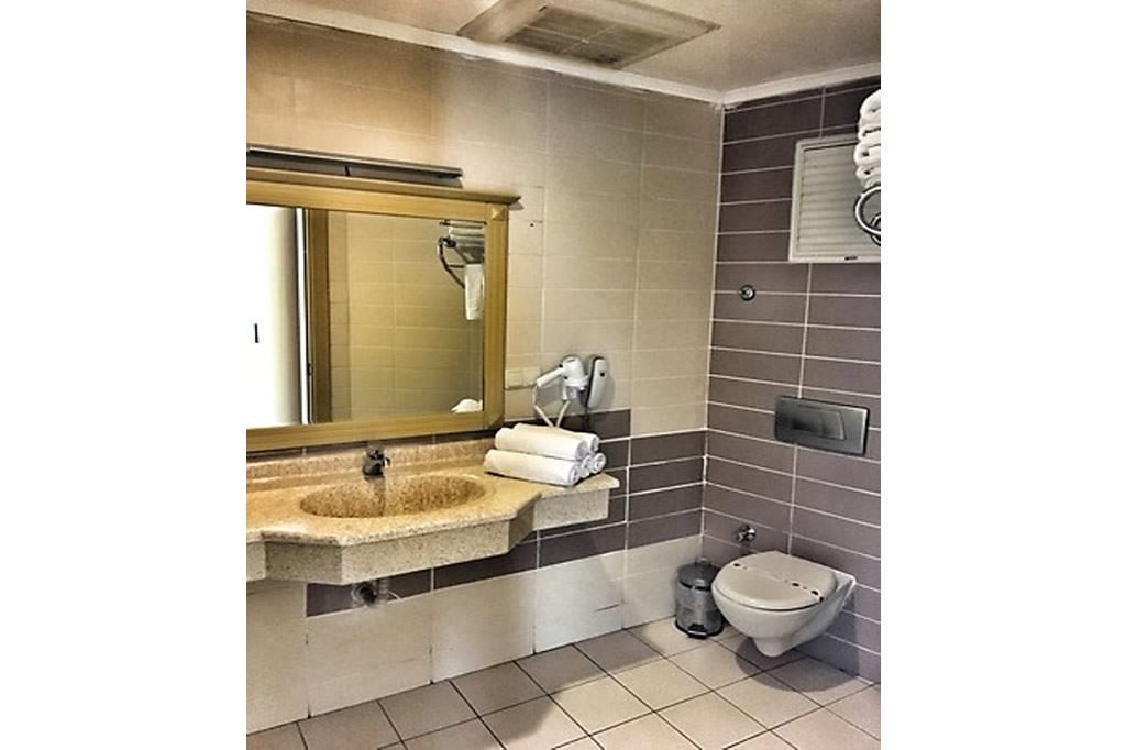 rooms-family-room