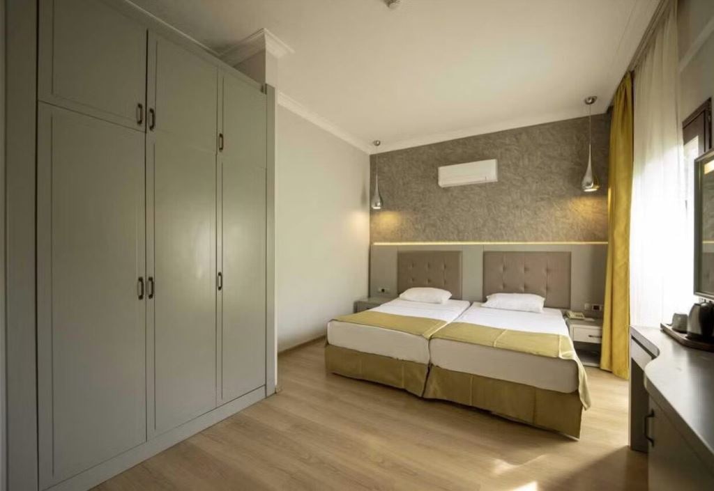 rooms-standard-room-side-sea-view