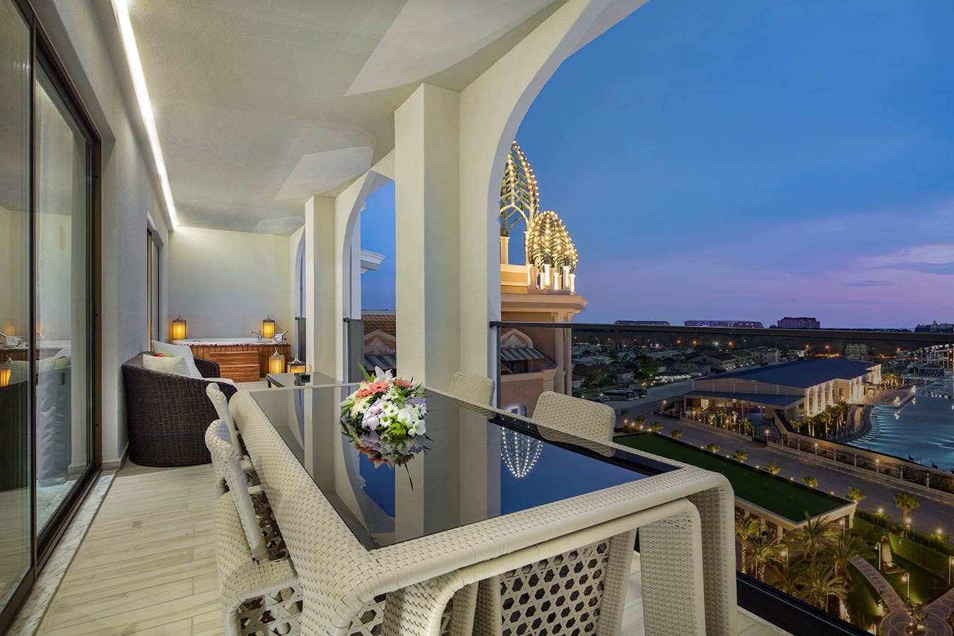 rooms-king-suite