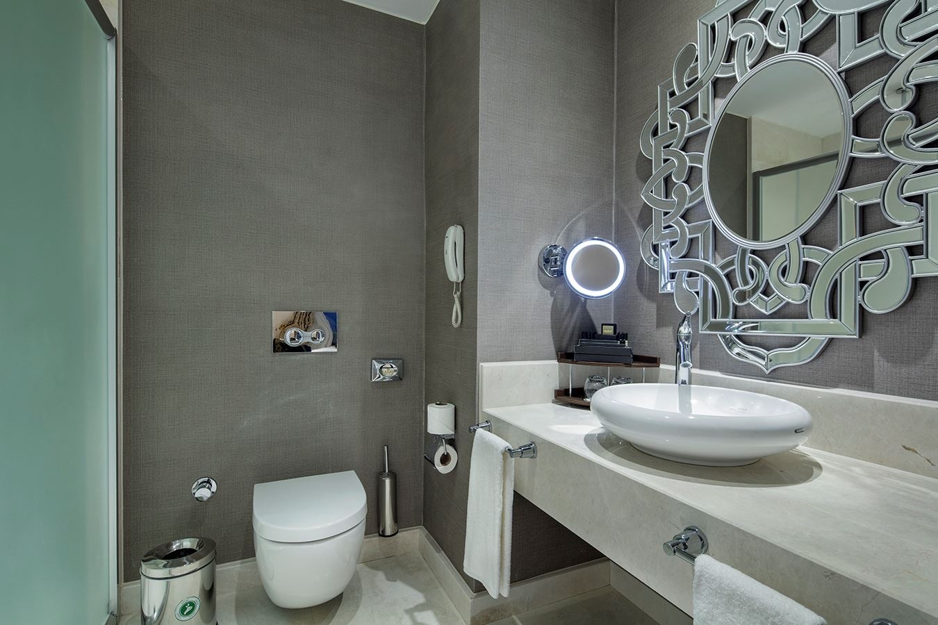 rooms-senior-suite