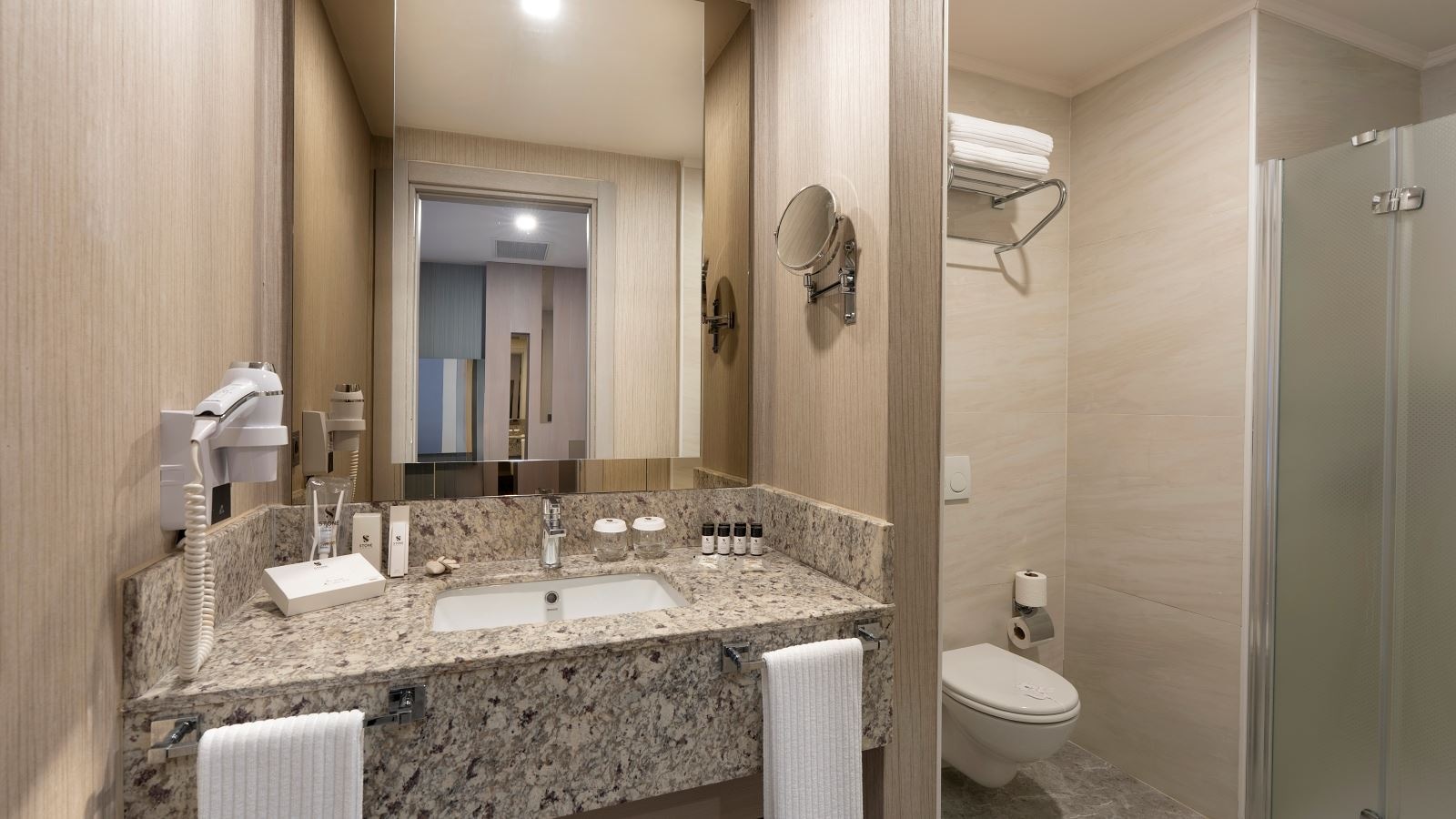 rooms-junior-suite