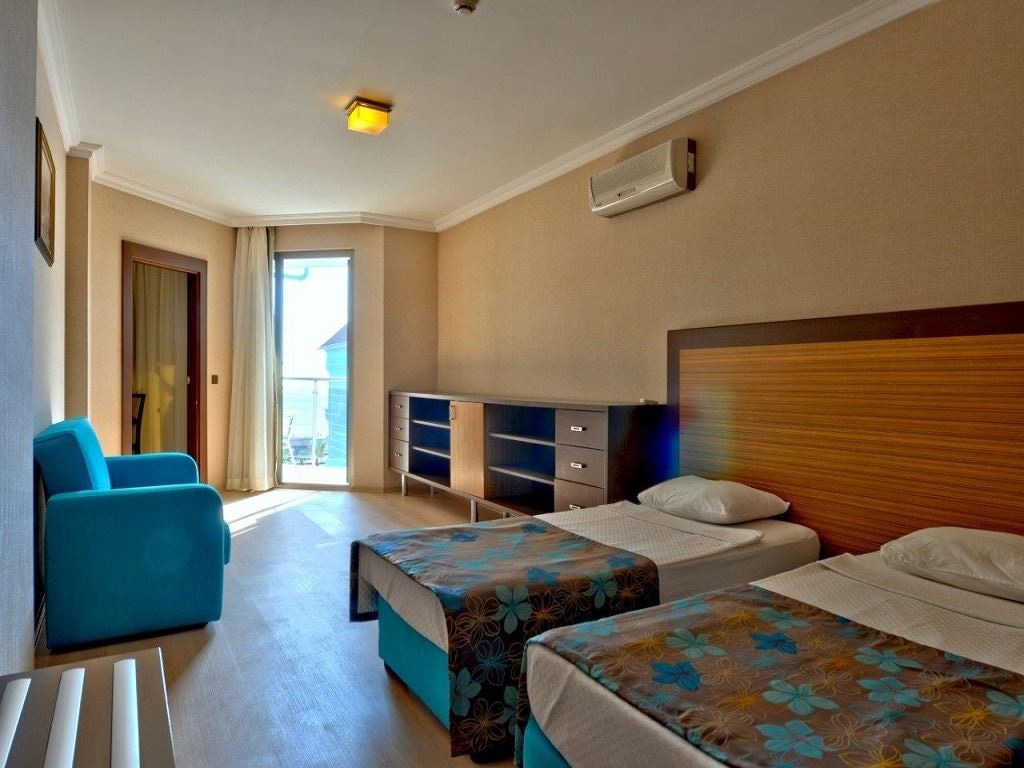 rooms-family-room