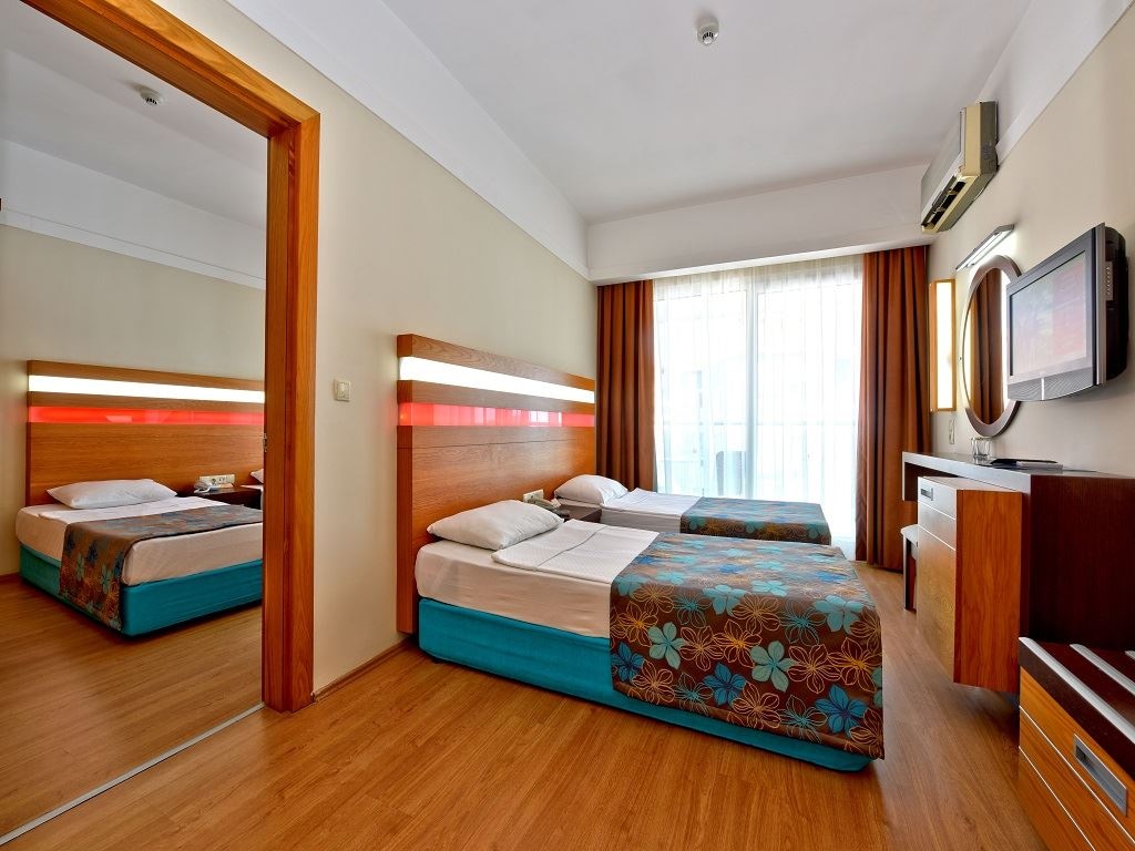 rooms-family-room