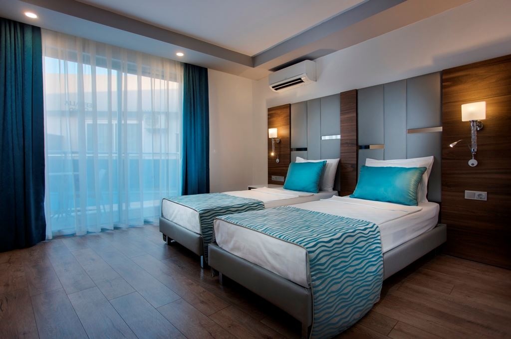 rooms-swim-up-2-rooms