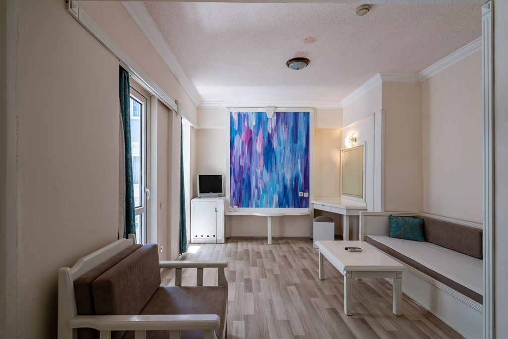 rooms-family-room