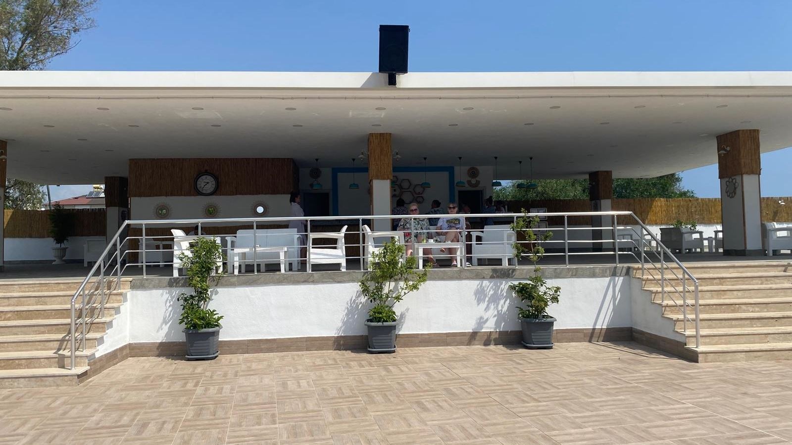 bars-blue-pool-bar