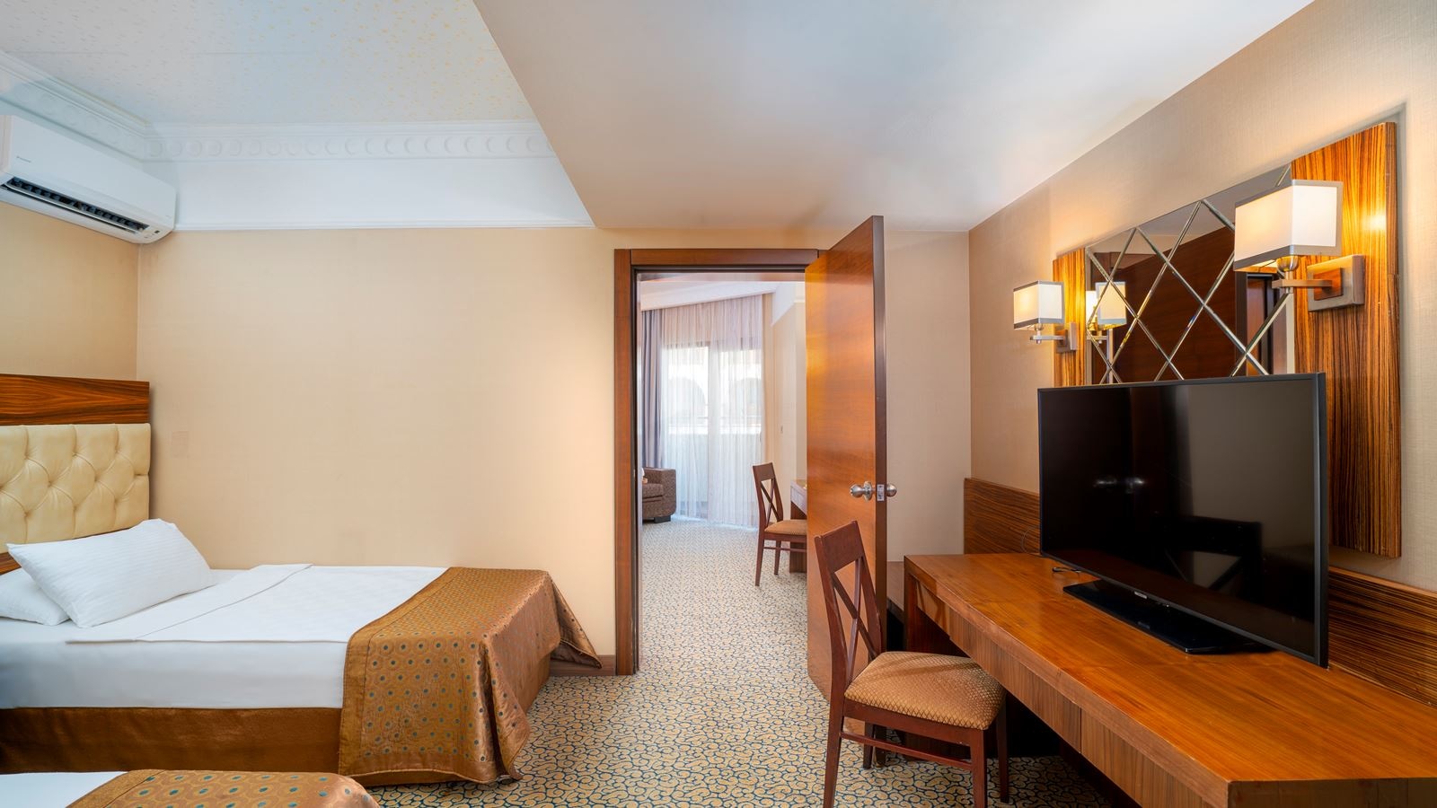 rooms-family-room