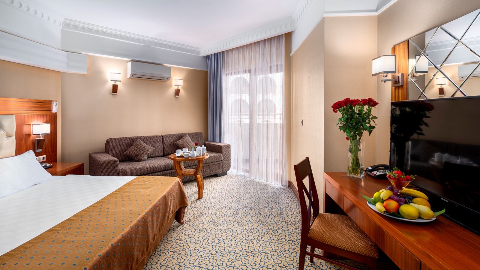 rooms-family-room