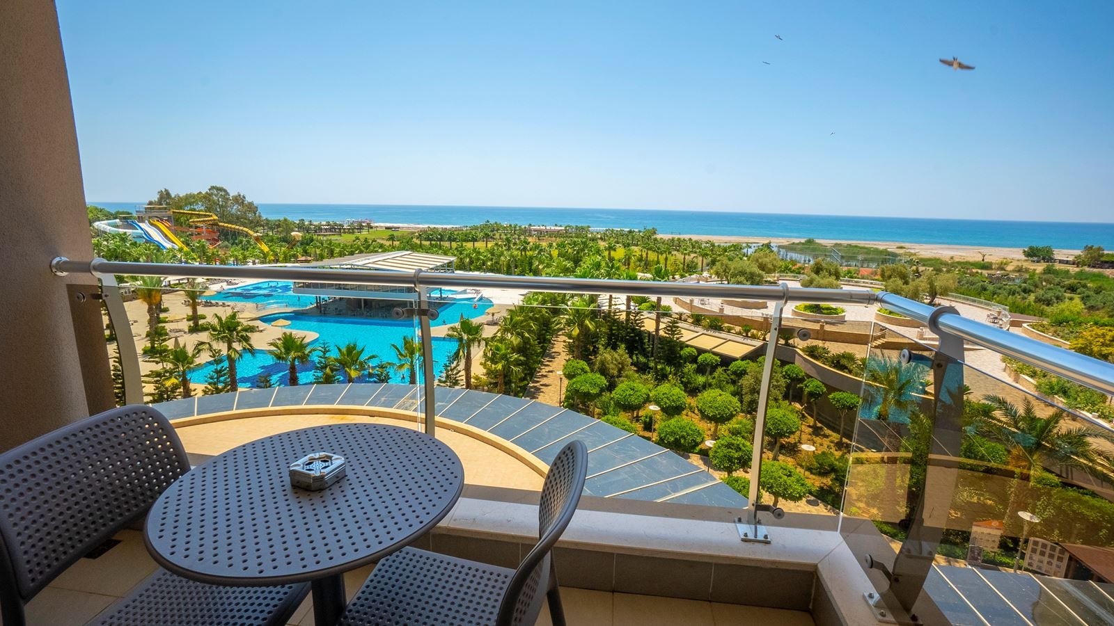 rooms-superior-room-sea-view-with-balcony