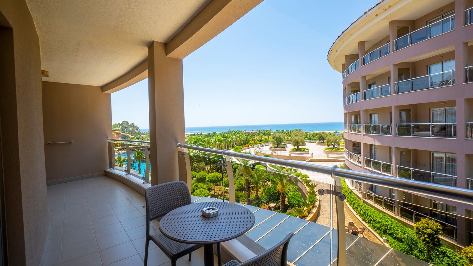 rooms-superior-room-land-view-with-balcony