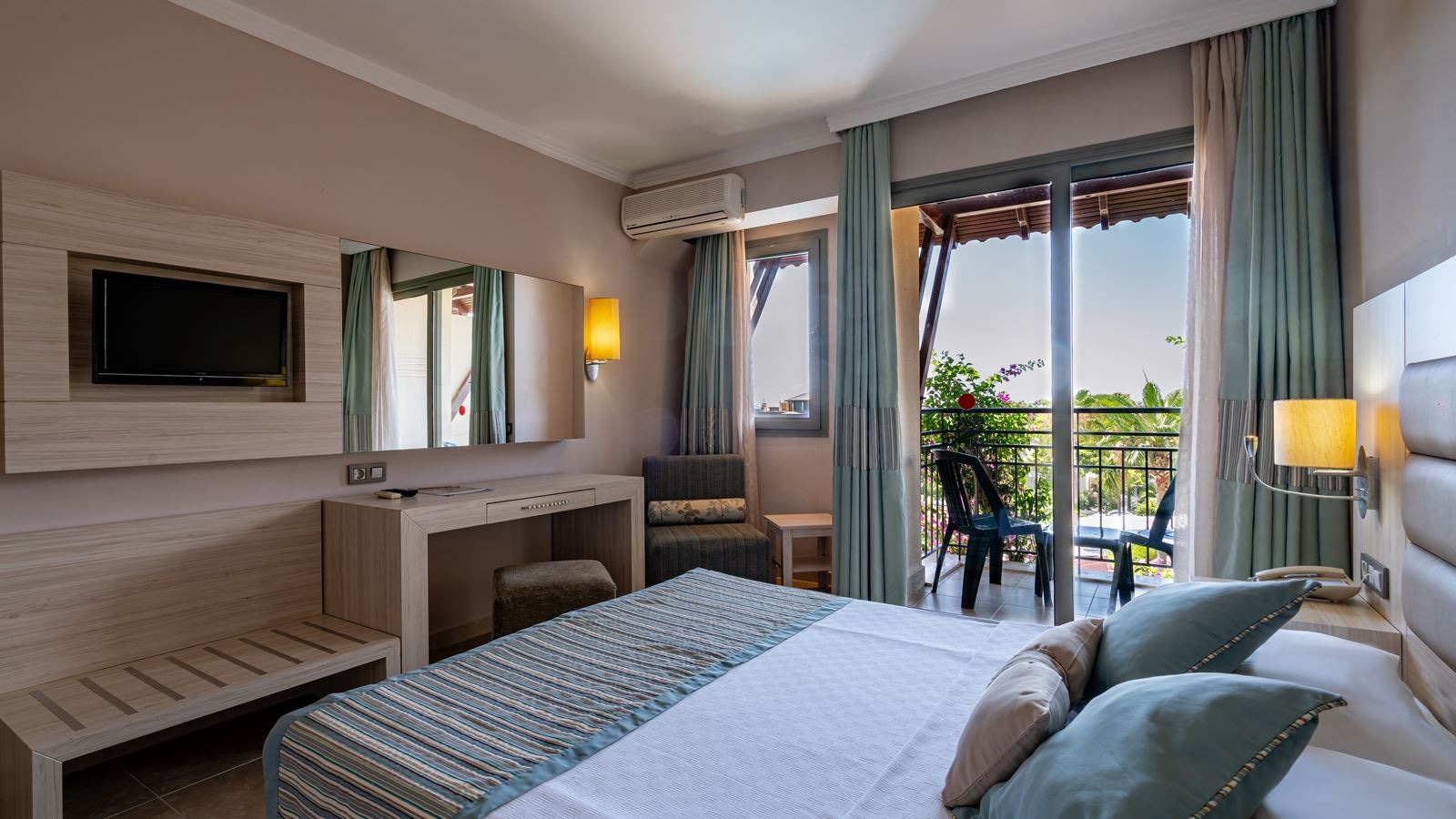 rooms-family-room