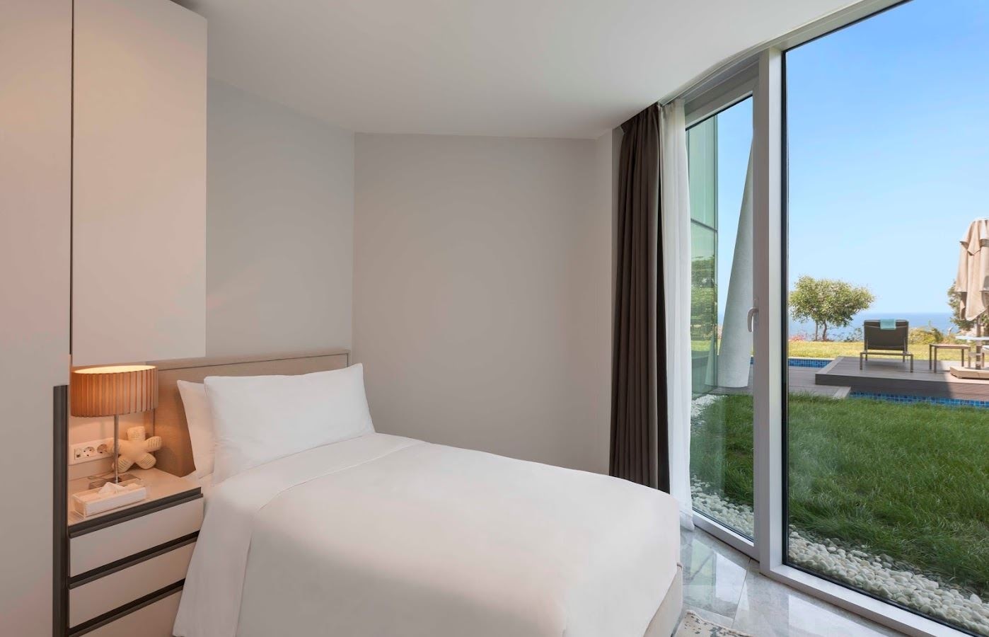 rooms-pool-villa
