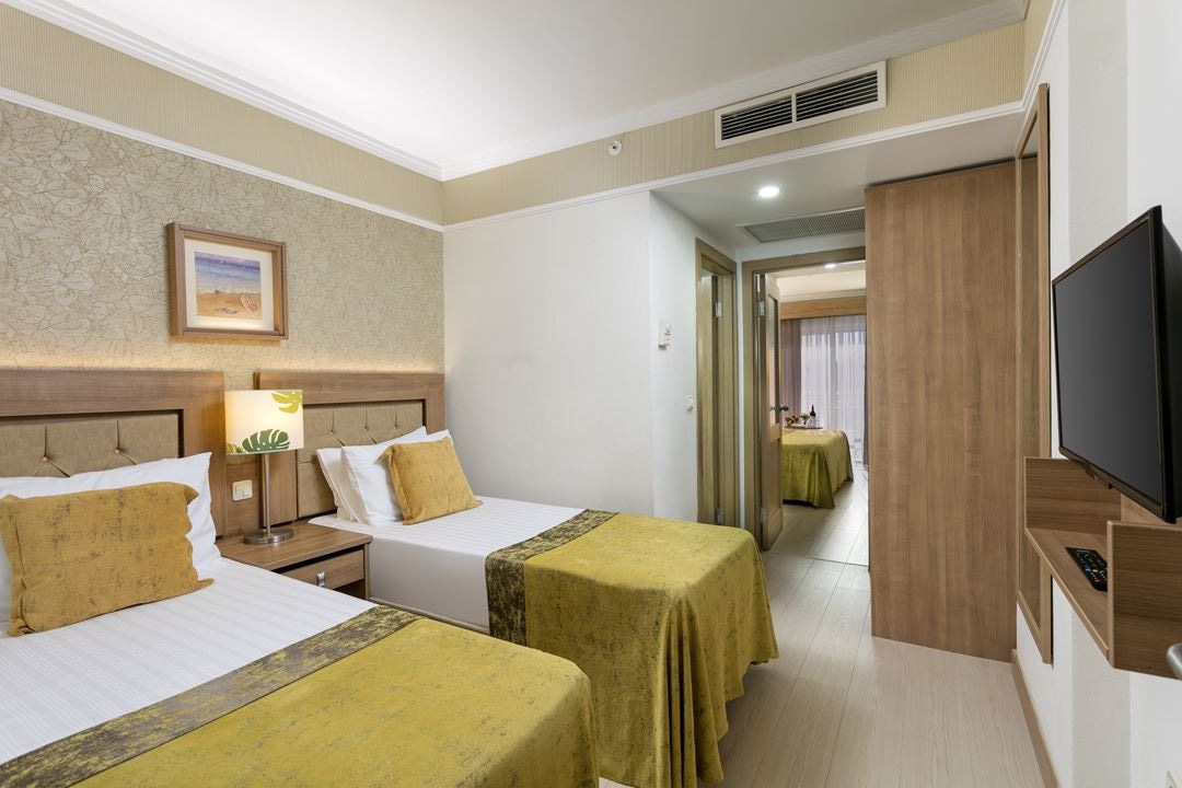 rooms-family-room