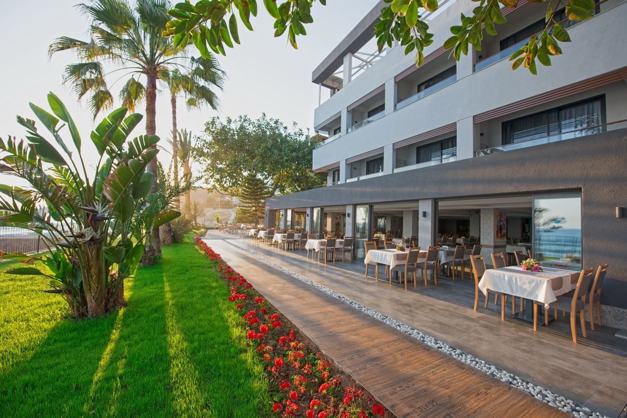 restaurants-restorant-pool