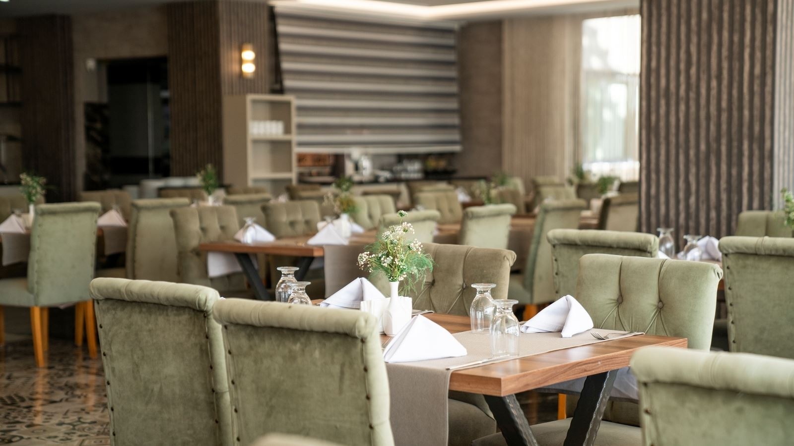 restaurants-restaurant