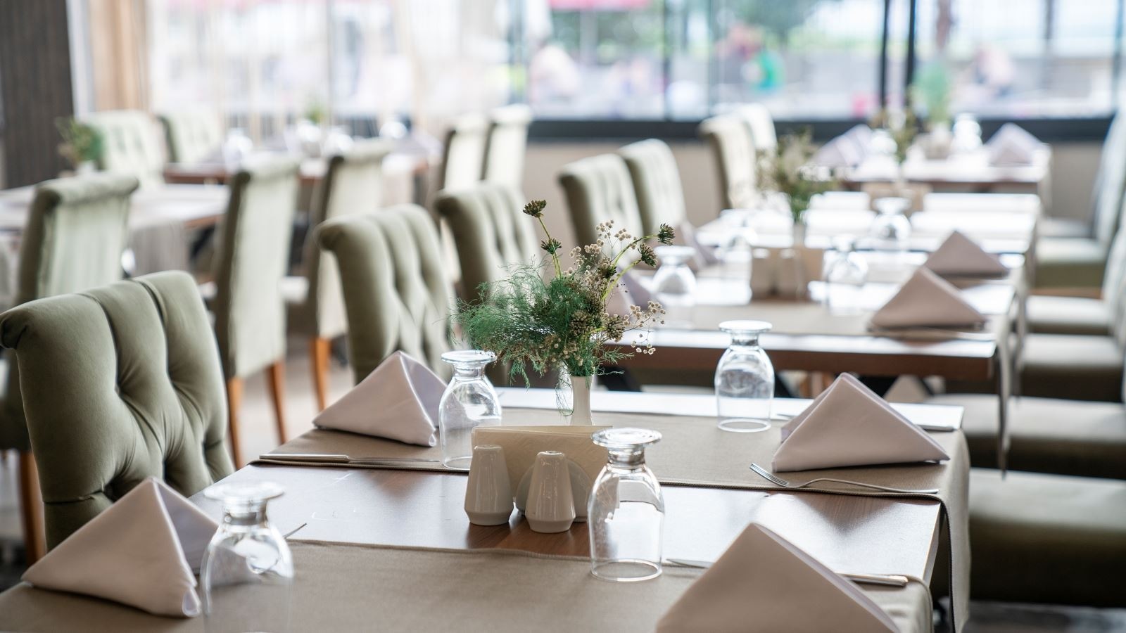 restaurants-restaurant