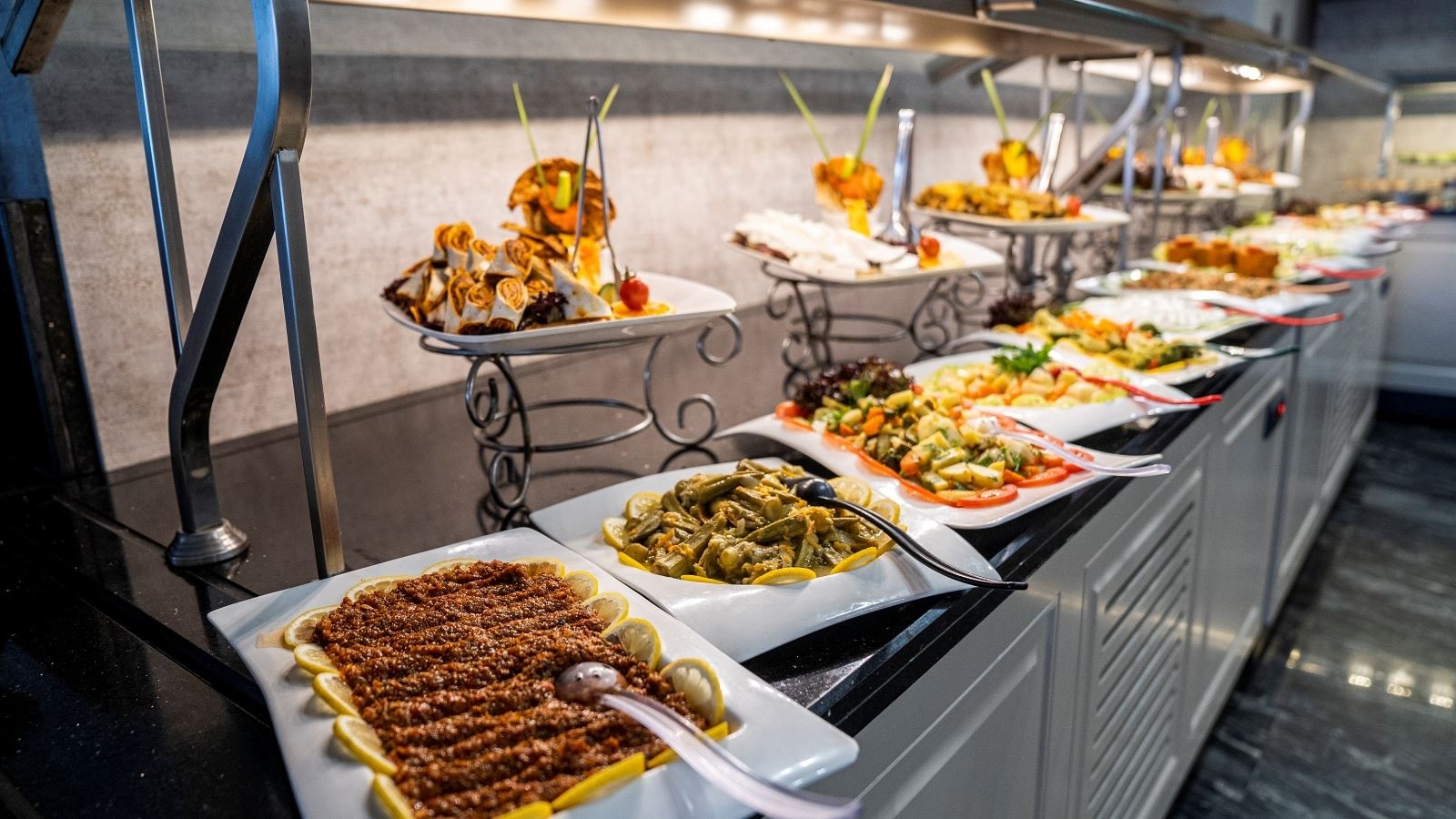 restaurants-restaurant