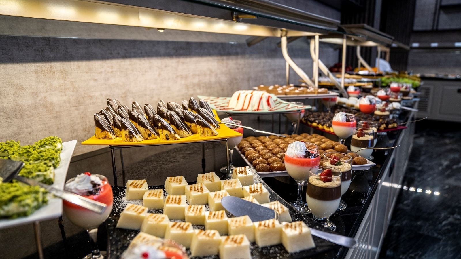 restaurants-restaurant