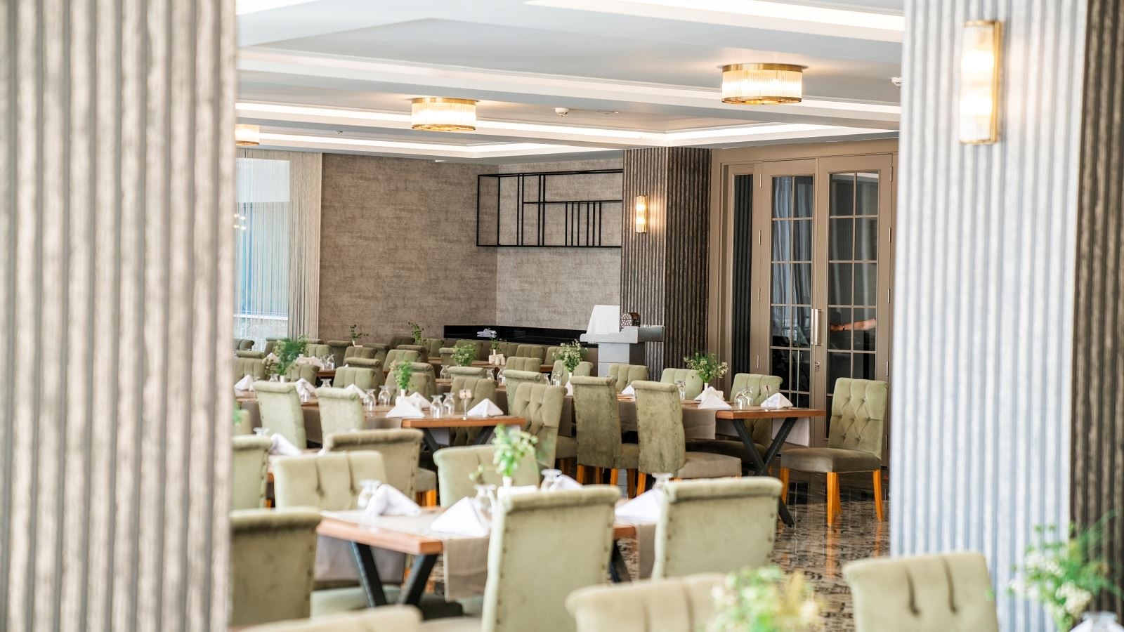 restaurants-restaurant