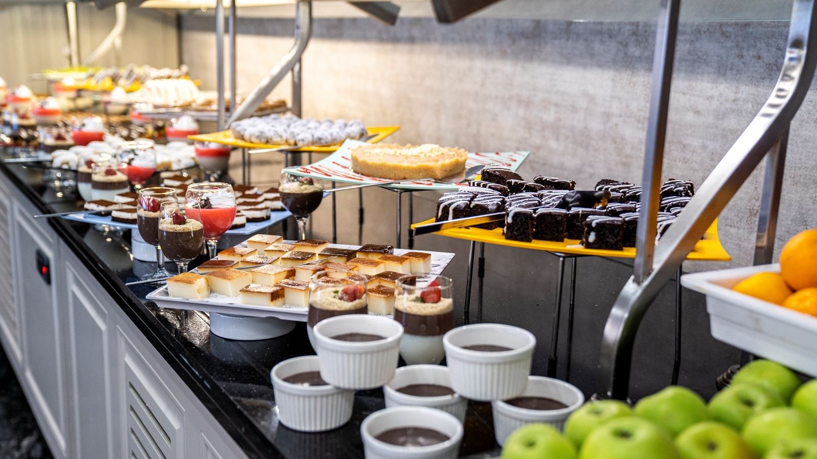 restaurants-restaurant