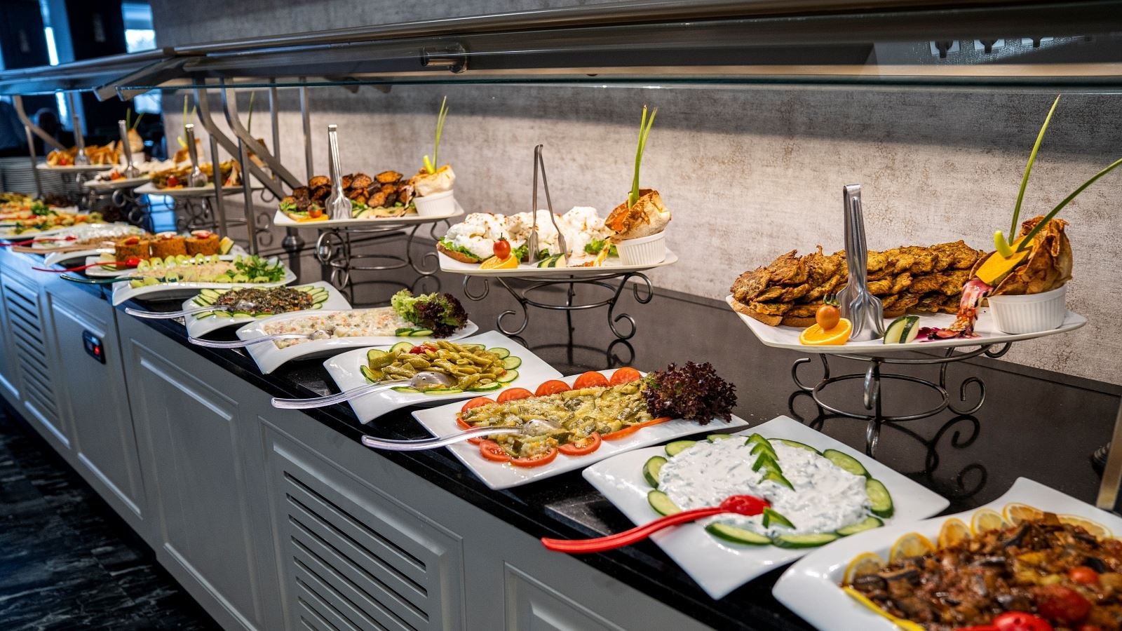 restaurants-restaurant