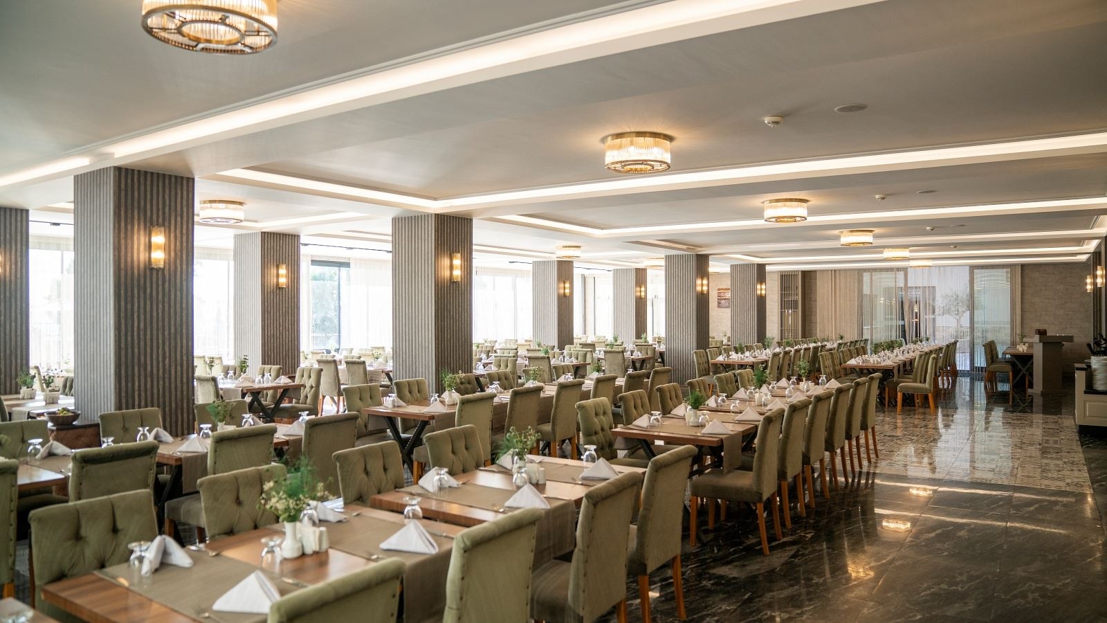 restaurants-restaurant