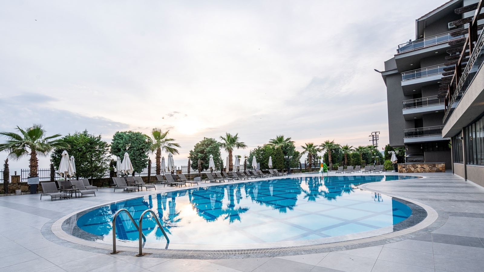pools-outdoor-pool