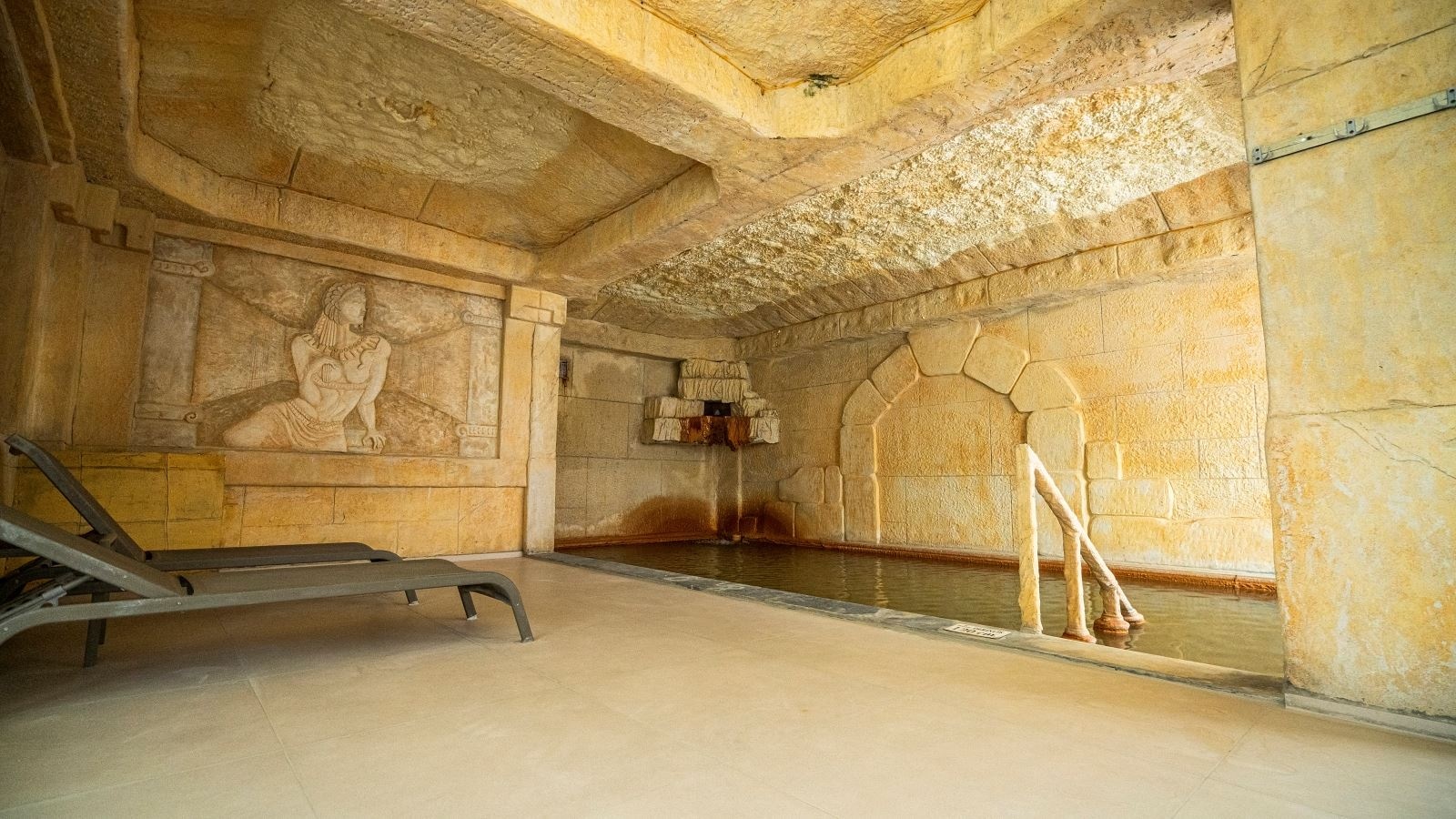 pools-indoor-pool
