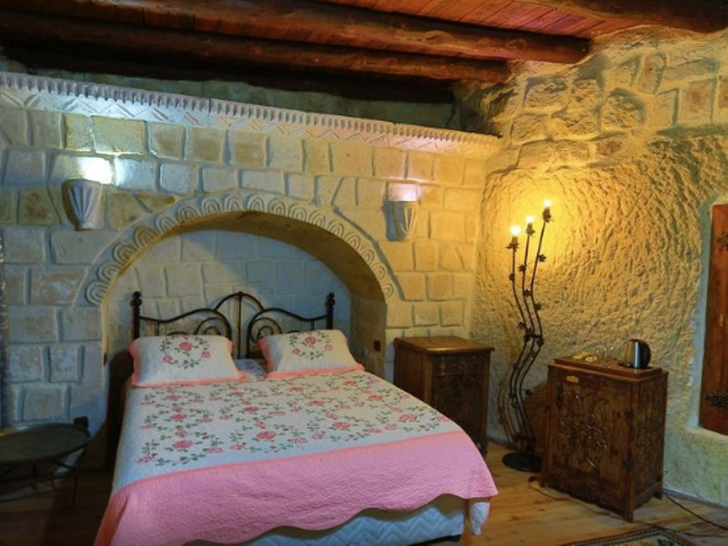 rooms-cave-room