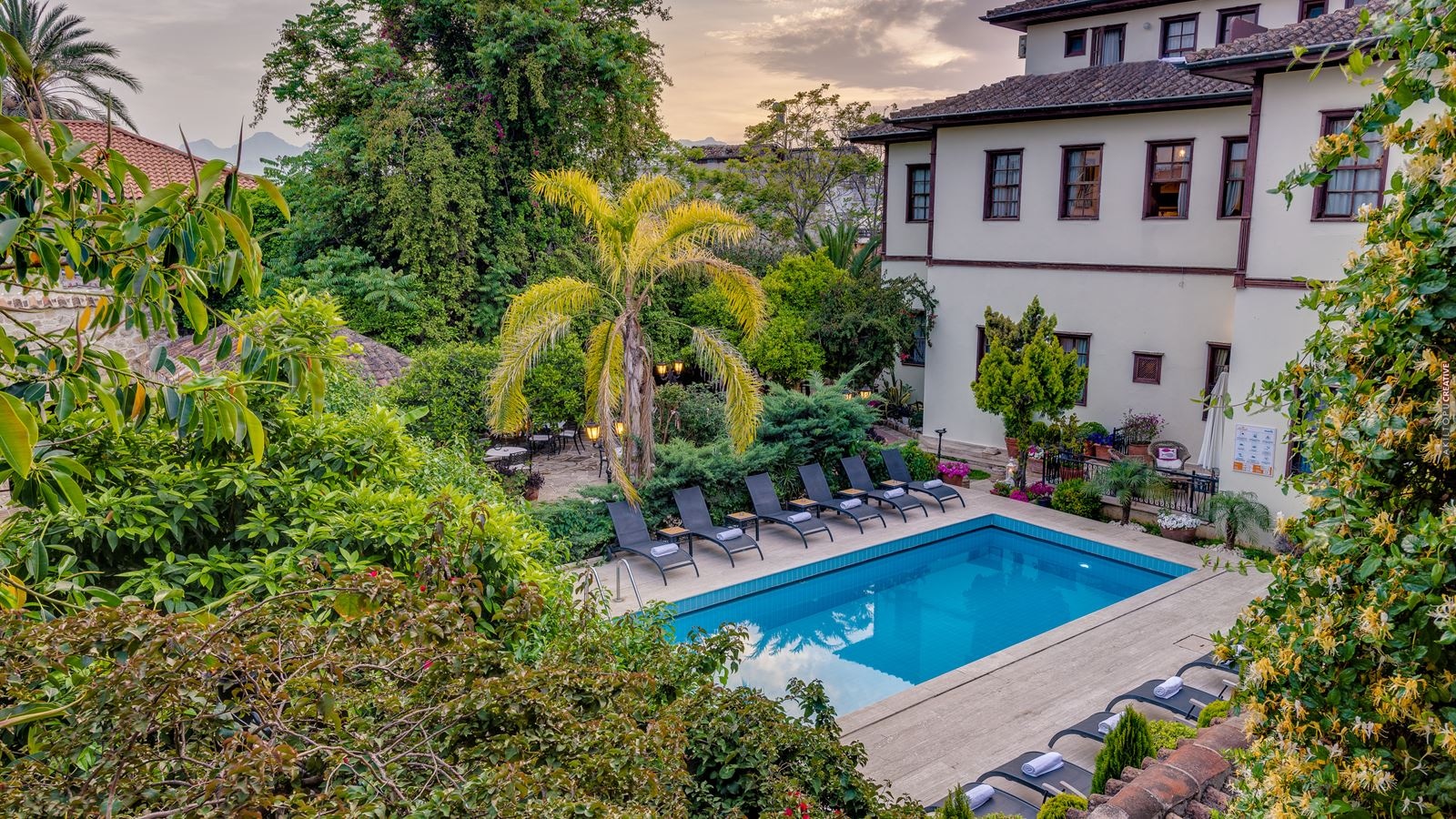 pools-outdoor-pool