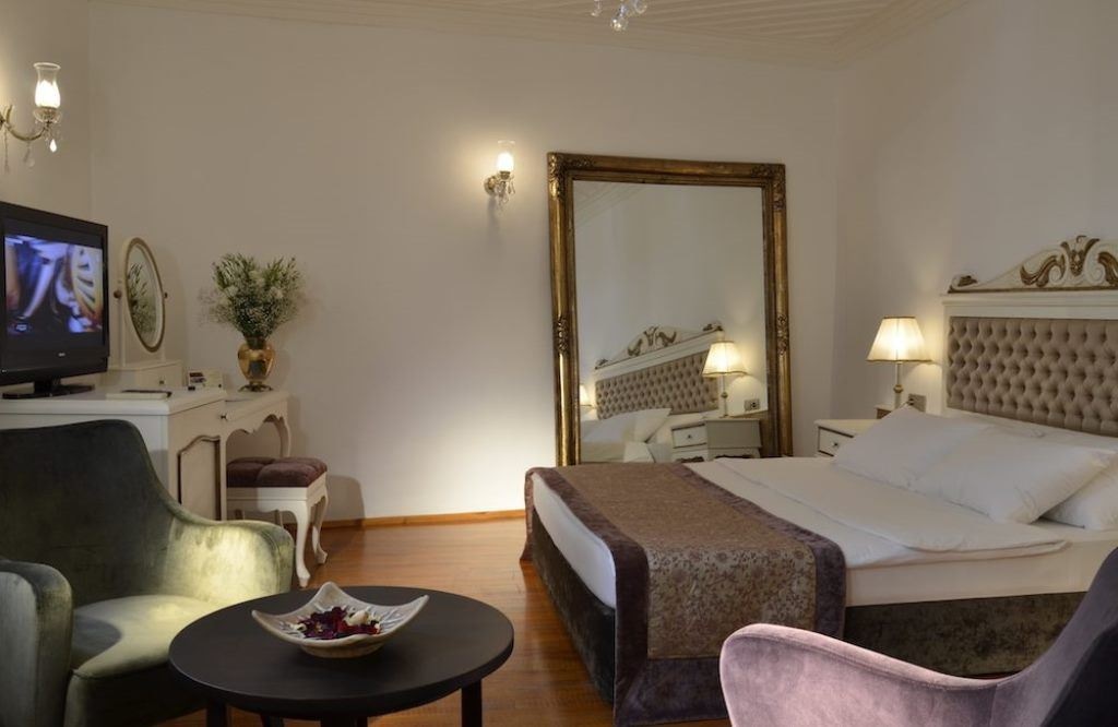 rooms-superior-room