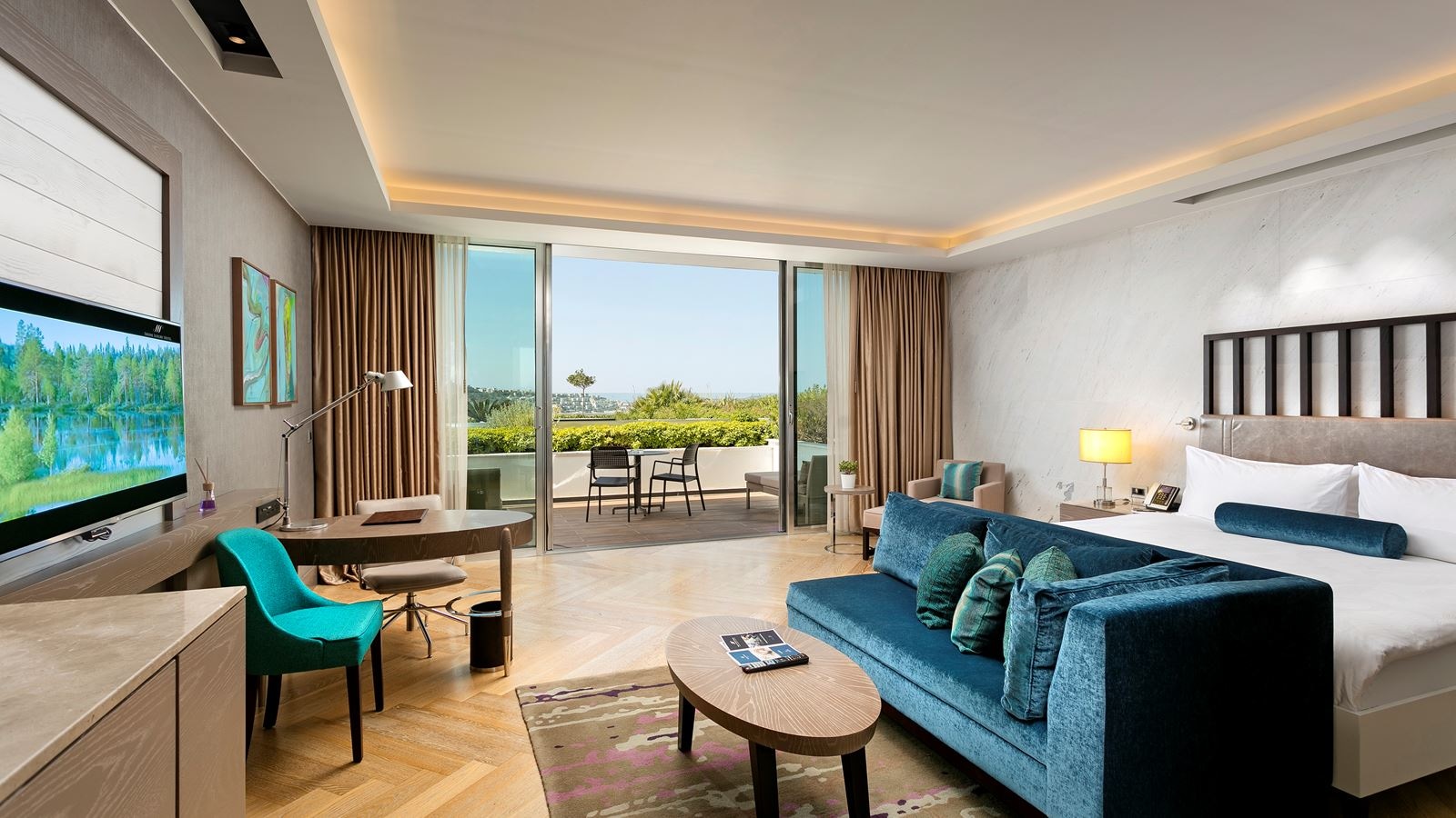 rooms-deluxe-room-partial-sea-view